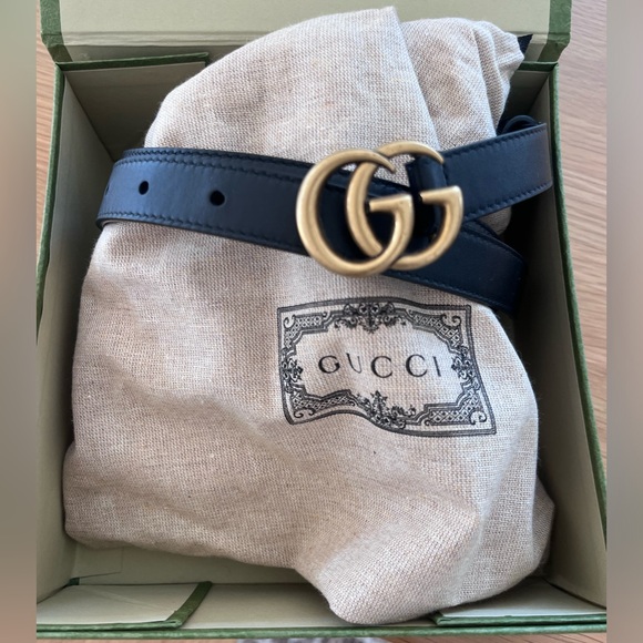 Gucci thin belt in black with gold hardware - Picture 2 of 7